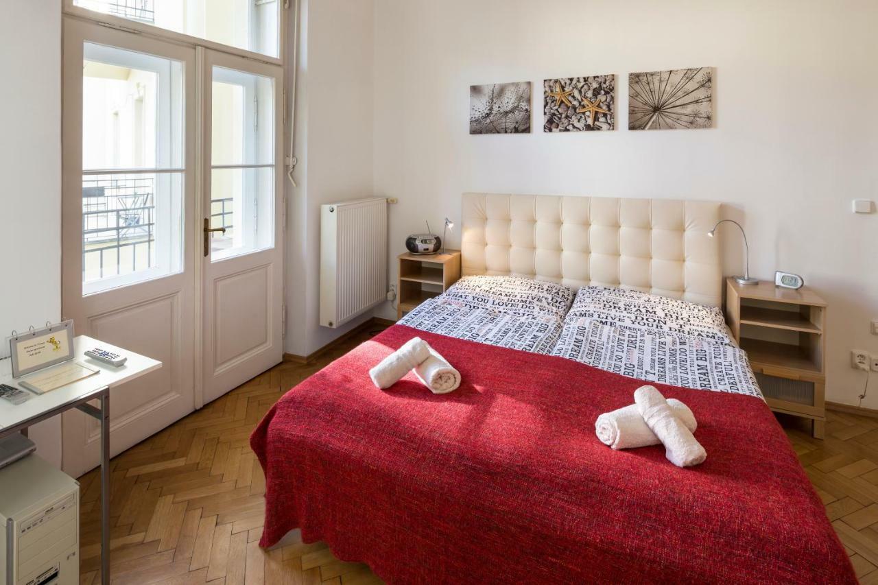 Dusni Apartments Прага Екстер'єр фото