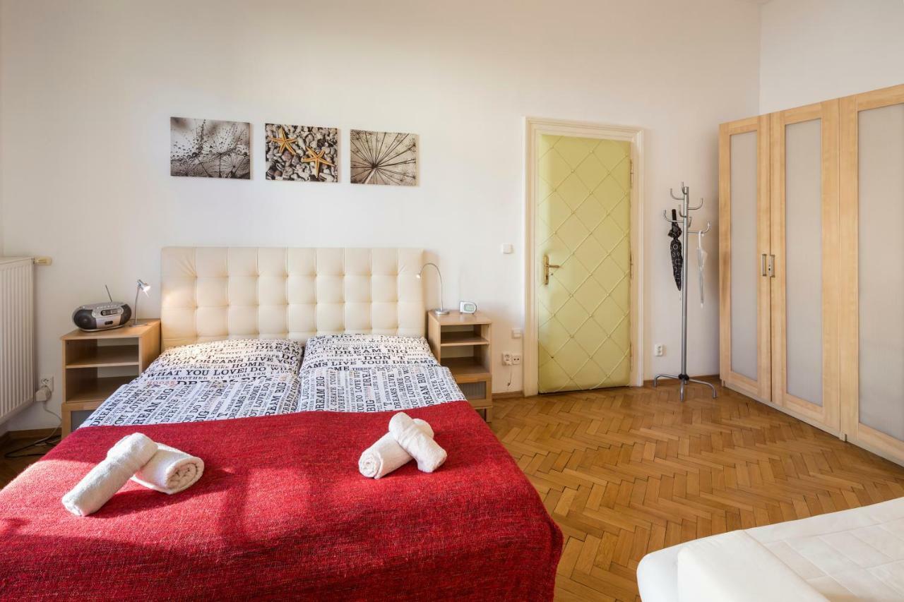 Dusni Apartments Прага Екстер'єр фото