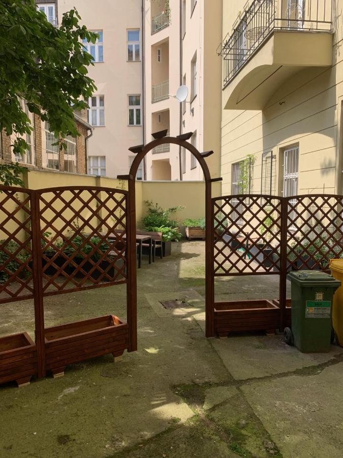 Dusni Apartments Прага Екстер'єр фото